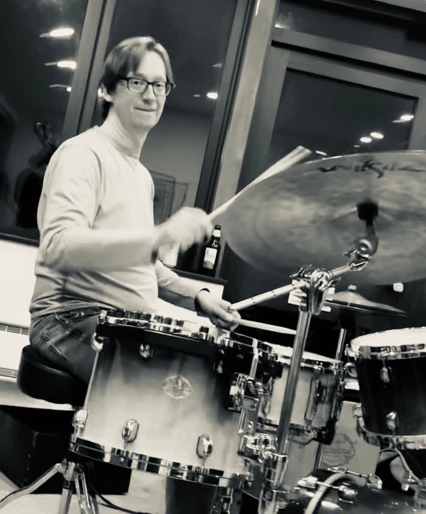 Dave Pankhurst, drums