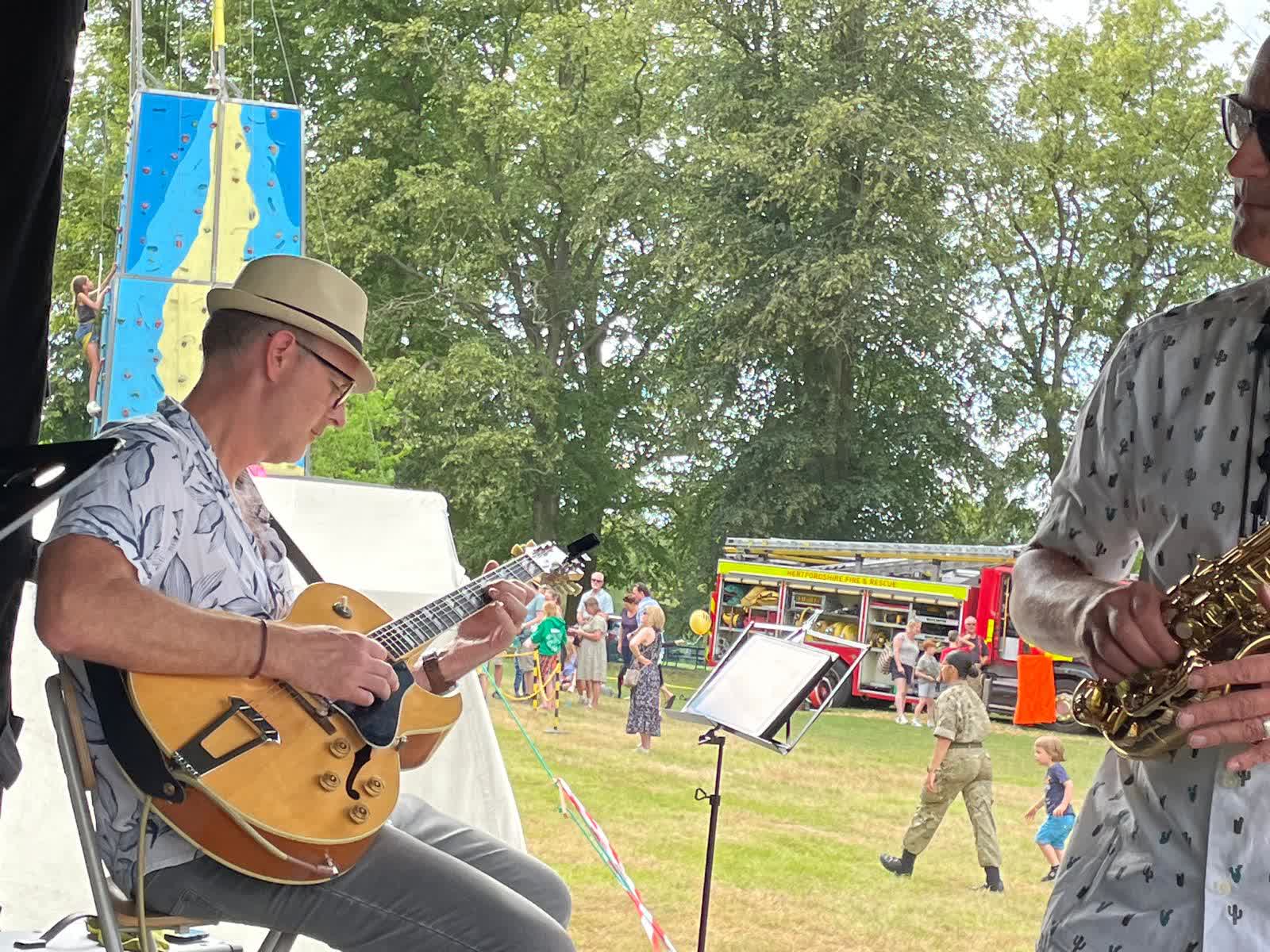 Martyn on Guitar, Highland Gathering '23