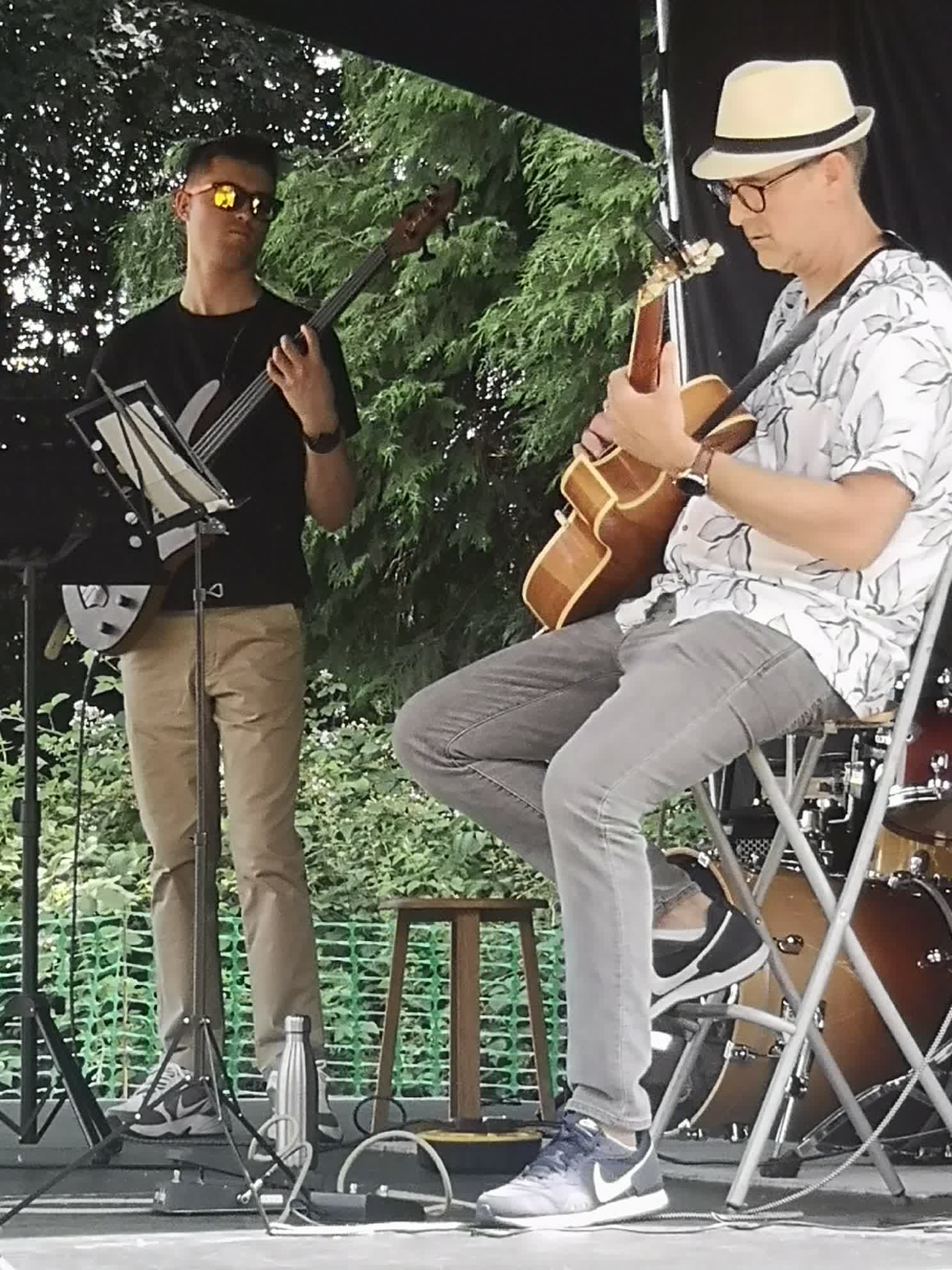 Pluckin' and Strummin', Highland Gathering '23